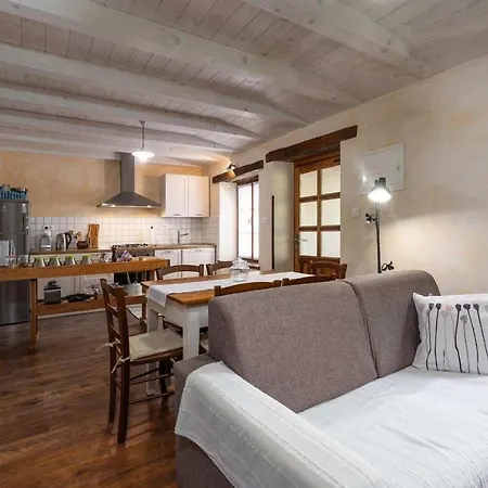 Nyaraló Casa Bombic *