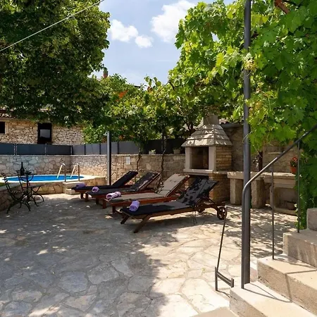 Casa Bombic Nyaraló *